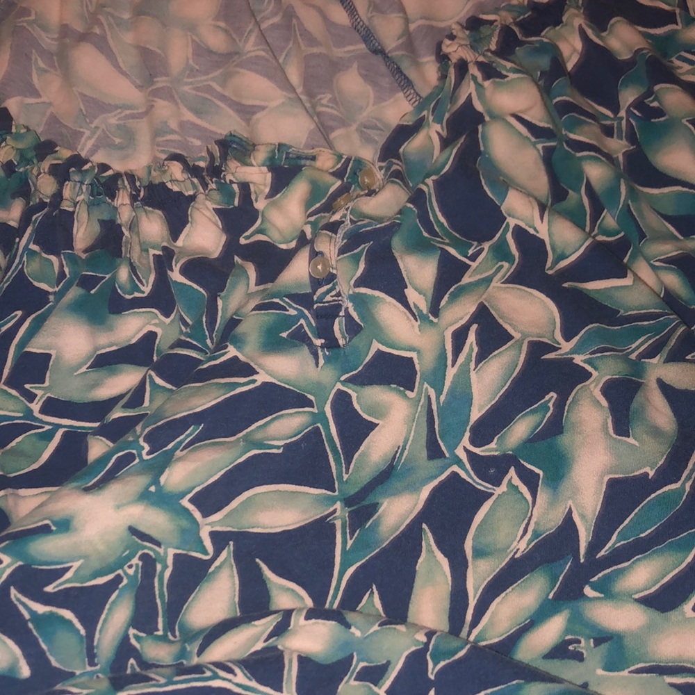 womens flower top with buttons